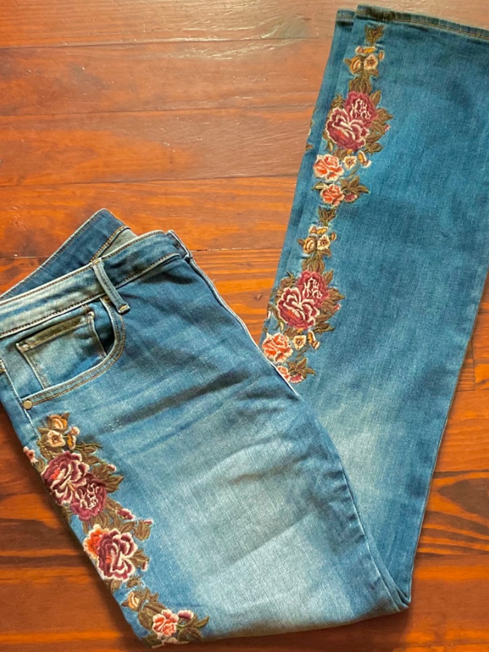 GREAT DRIFTWOOD EMBROIDERED  SOFT JEANS SZ 31 VGC  Length 32” VERY NICE - Picture 2 of 12